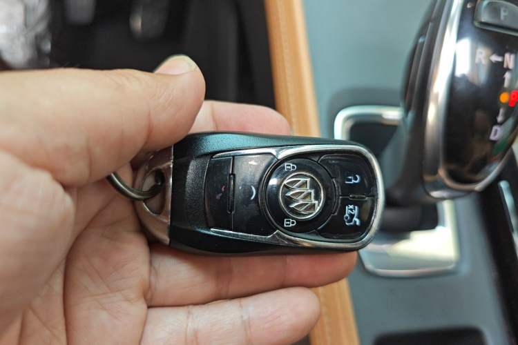Used Buick LaCrosse 2016 28T Elite Model Vehicle Key