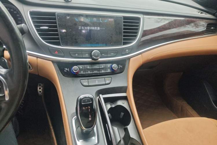 Used Buick LaCrosse 2016 20T Elite Edition Audio And AC Panel