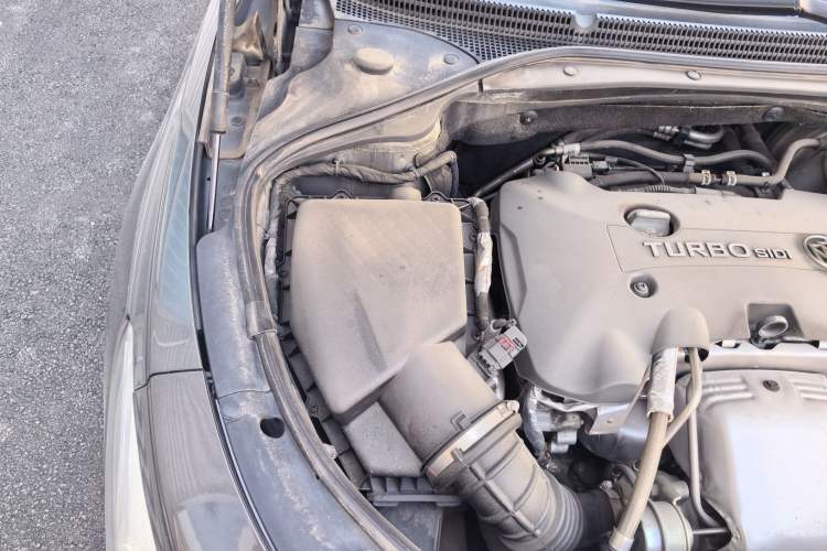 Used Buick LaCrosse 2016 28T Premium Edition Engine Bay Right