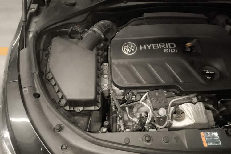 Used Buick LaCrosse 2016 30H Luxury Version Engine Bay Right