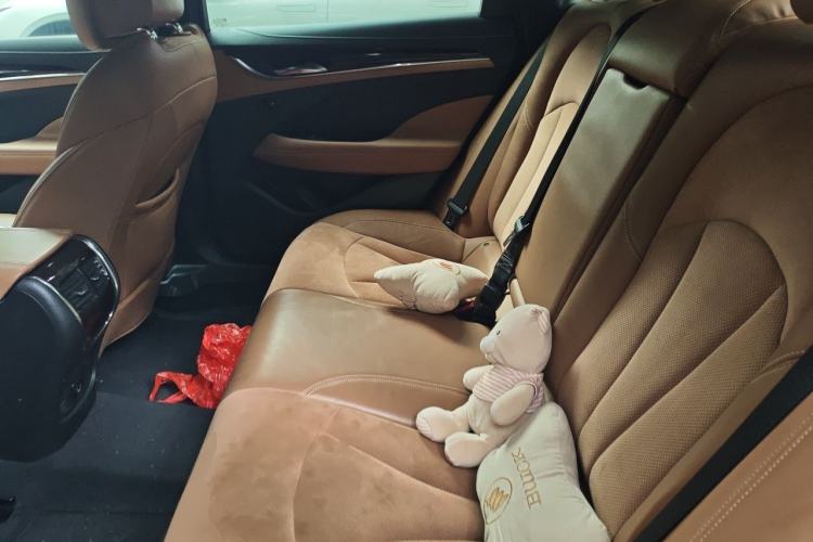 Used Buick LaCrosse 2016 28T Premium Edition Interior 4