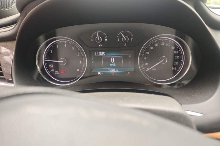 Used Buick LaCrosse 2016 20T Elite Edition Odometer Close Up