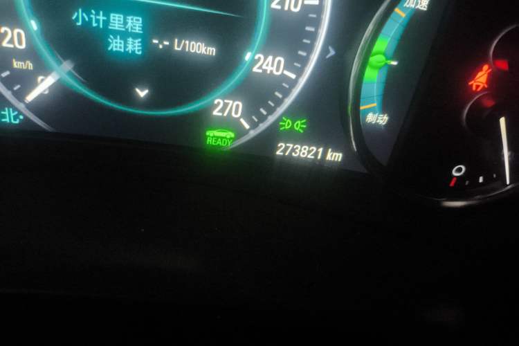 Used Buick LaCrosse 2016 30H Luxury Version Odometer Close Up