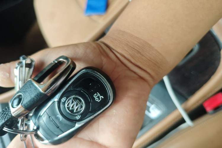 Used Buick LaCrosse 2016 20T Elite Edition Vehicle Key