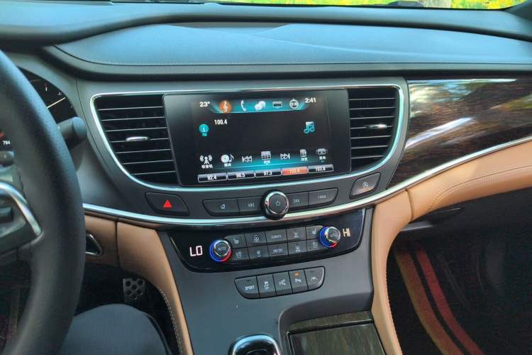 Used Buick LaCrosse 2016 20T Luxury Model Audio And AC Panel