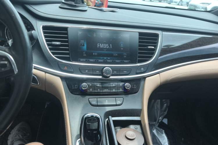 Used Buick LaCrosse 2016 20T Elite Edition Audio And AC Panel
