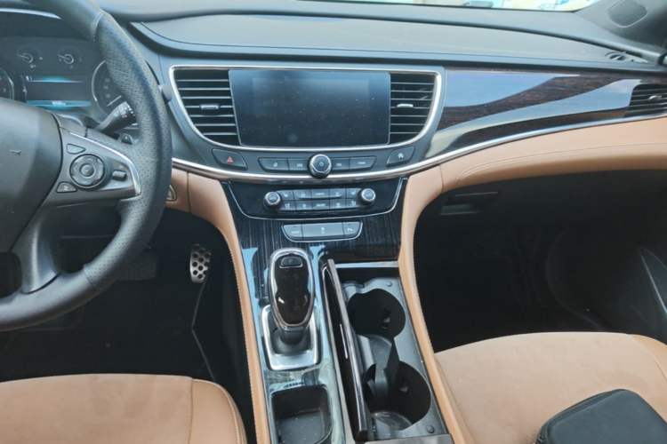 Used Buick LaCrosse 2016 20T Elite Edition Audio And AC Panel