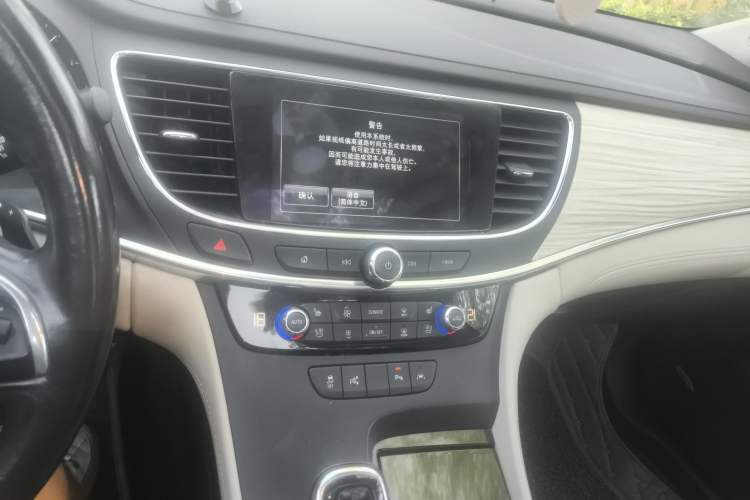 Used Buick LaCrosse 2016 30H Luxury Version Audio And AC Panel