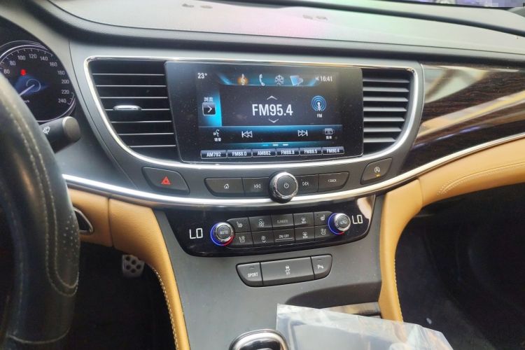 Used Buick LaCrosse 2016 20T Elite Edition Audio And AC Panel