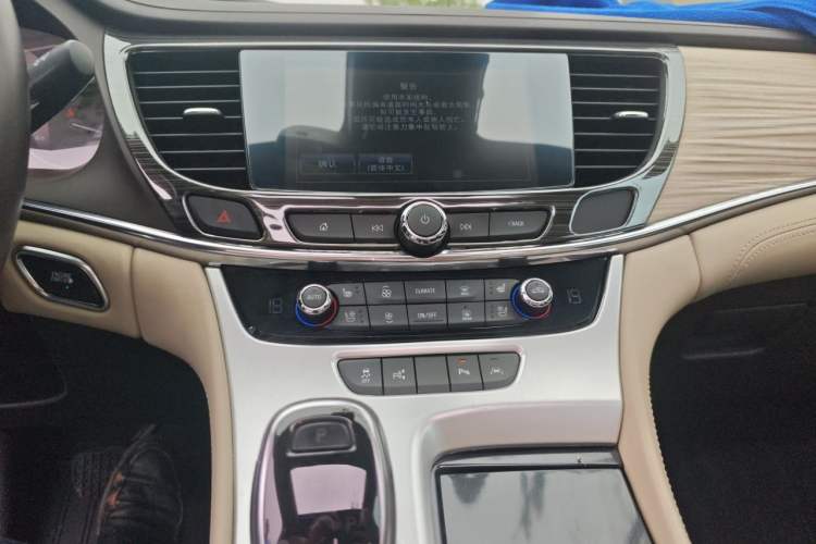 Used Buick LaCrosse 2016 30H Luxury Version Audio And AC Panel