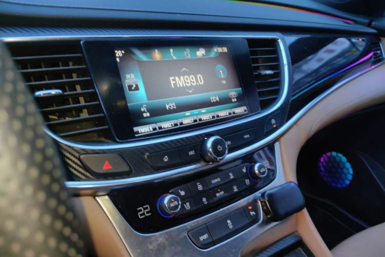 Used Buick LaCrosse 2016 20T Elite Edition Audio And AC Panel