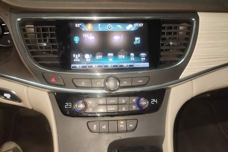 Used Buick LaCrosse 2016 30H Luxury Version Audio And AC Panel
