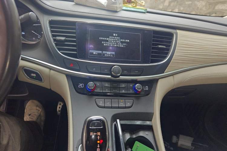Used Buick LaCrosse 2016 30H Luxury Version Audio And AC Panel