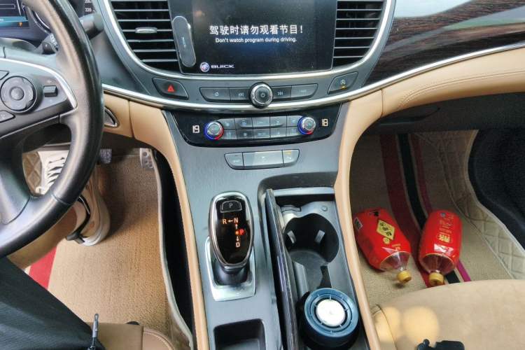 Used Buick LaCrosse 2016 20T Elite Edition Audio And AC Panel
