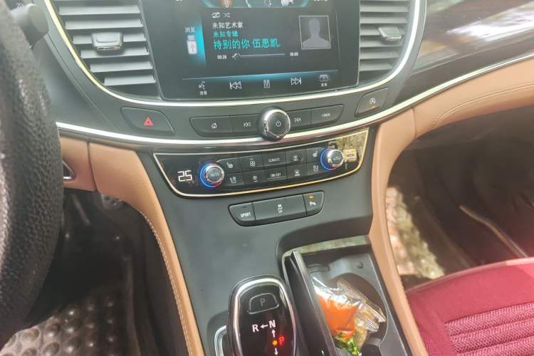 Used Buick LaCrosse 2016 20T Elite Edition Audio And AC Panel