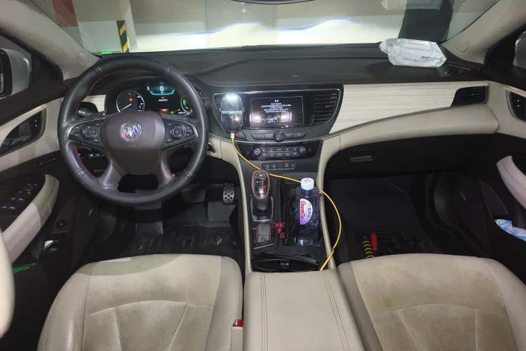 Used Buick LaCrosse 2016 30H Luxury Version Center Console