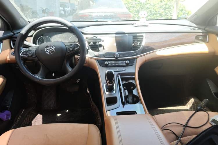 Used Buick LaCrosse 2016 20T Elite Edition Center Console