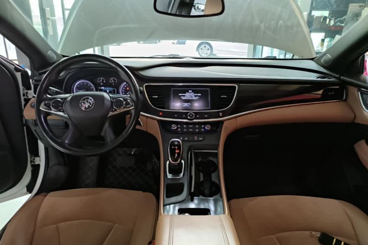 Used Buick LaCrosse 2016 28T Premium Edition Center Console