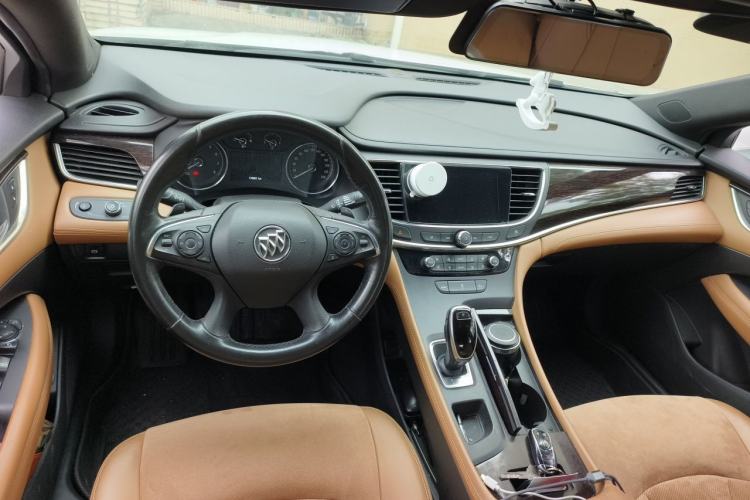 Used Buick LaCrosse 2016 20T Elite Edition Center Console