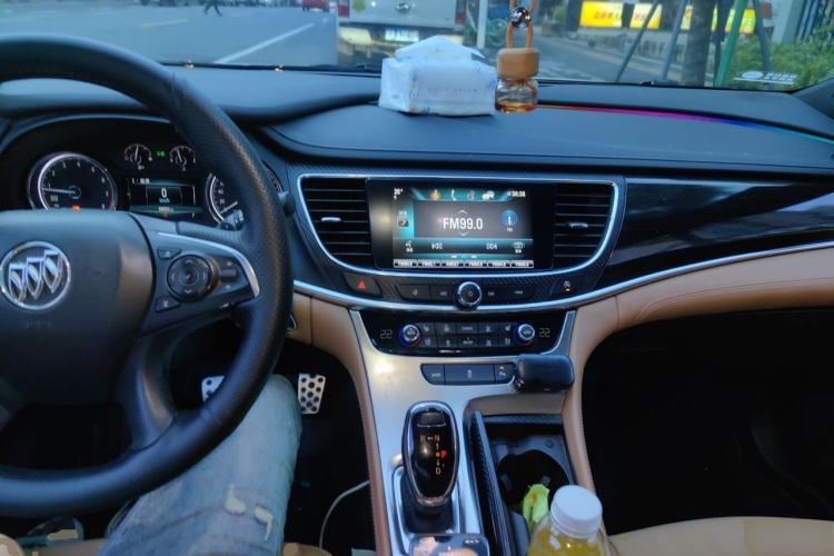 Used Buick LaCrosse 2016 20T Elite Edition Center Console