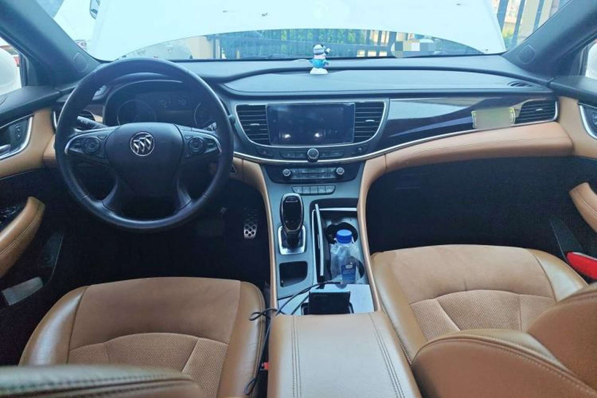 Used Buick LaCrosse 2016 28T Premium Edition Center Console