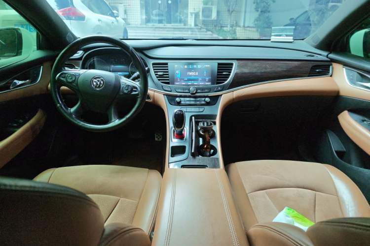 Used Buick LaCrosse 2016 20T Elite Edition Center Console