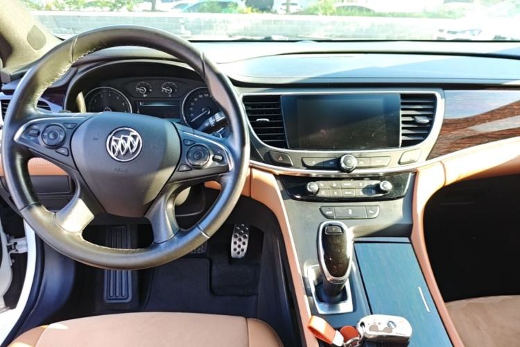 Used Buick LaCrosse 2016 20T Elite Edition Center Console