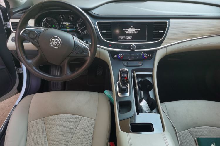 Used Buick LaCrosse 2016 30H Elite Edition Center Console