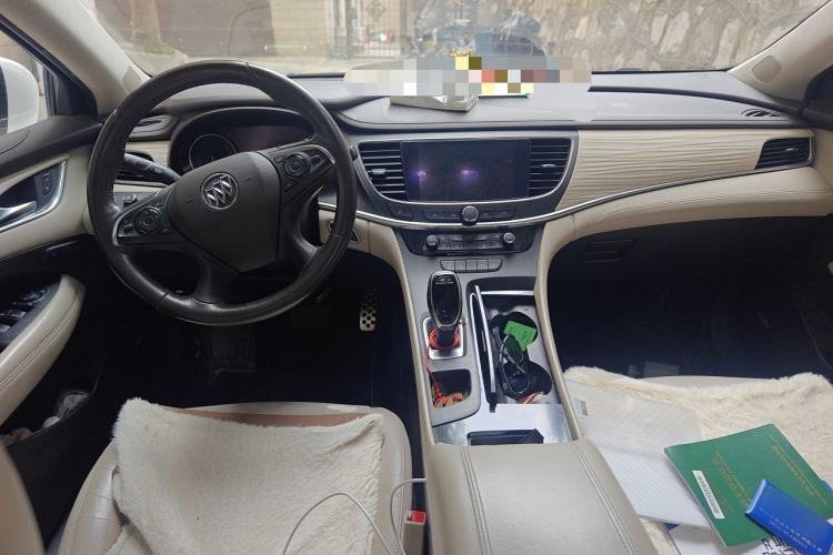 Used Buick LaCrosse 2016 30H Luxury Version Center Console