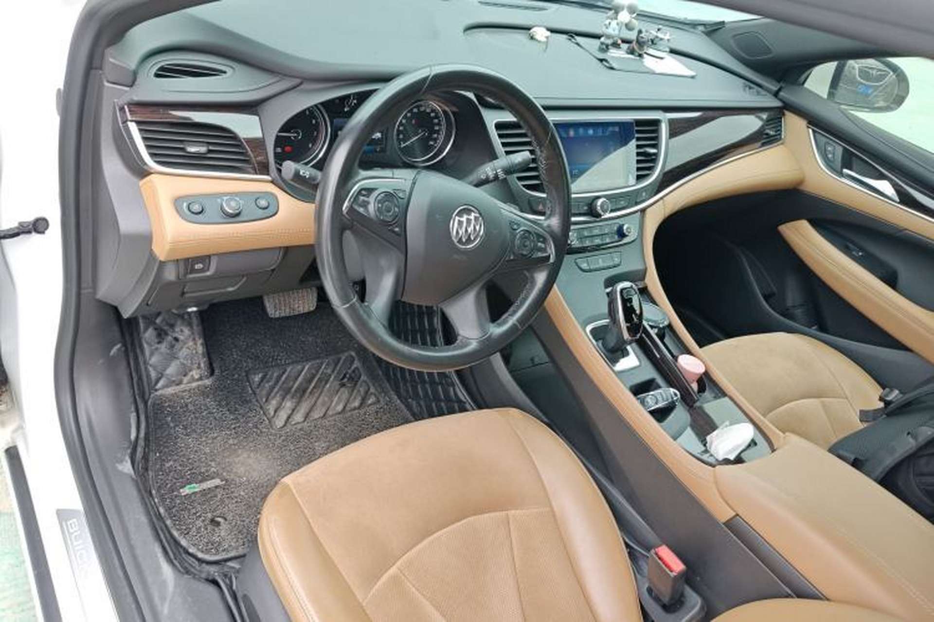 Used Buick LaCrosse 2016 20T Elite Edition Center Console