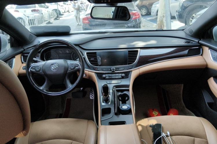 Used Buick LaCrosse 2016 20T Elite Edition Center Console
