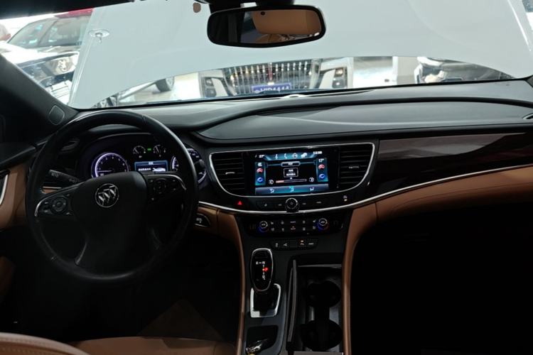Used Buick LaCrosse 2016 28T Premium Edition Center Console