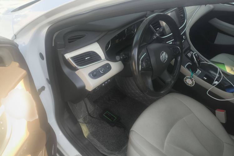 Used Buick LaCrosse 2016 30H Luxury Version Driver Seat