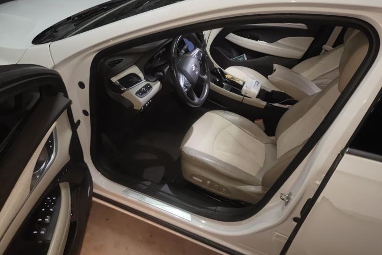 Used Buick LaCrosse 2016 30H Luxury Version Driver Seat