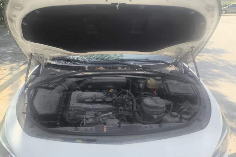 Used Buick LaCrosse 2016 30H Luxury Version Engine Bay