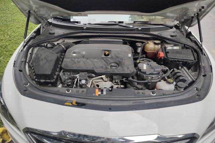 Used Buick LaCrosse 2016 30H Luxury Version Engine Bay