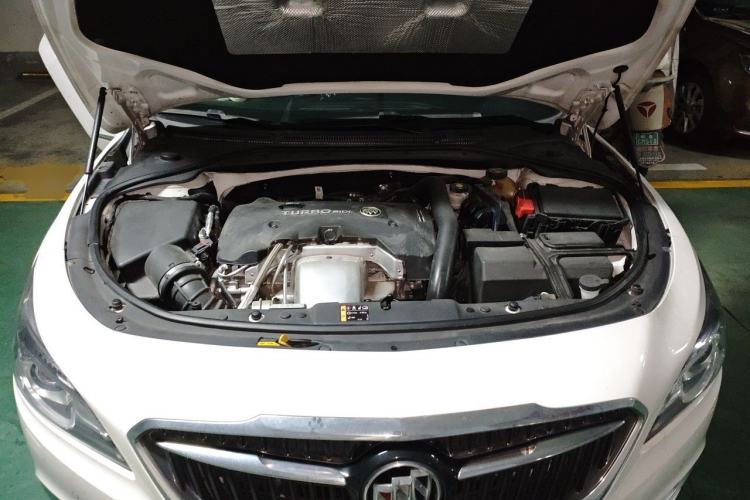 Used Buick LaCrosse 2016 28T Premium Edition Engine Bay