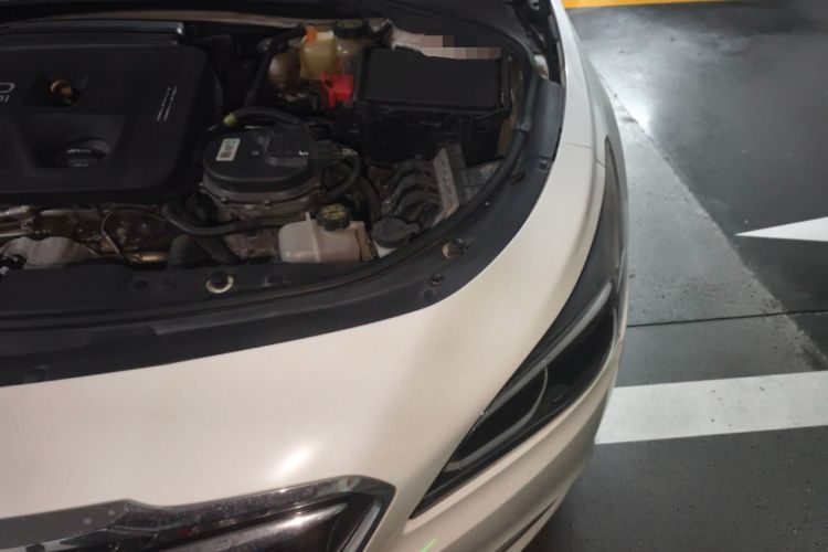 Used Buick LaCrosse 2016 30H Luxury Version Engine Bay Left