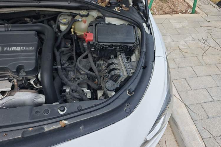 Used Buick LaCrosse 2016 20T Luxury Model Engine Bay Left