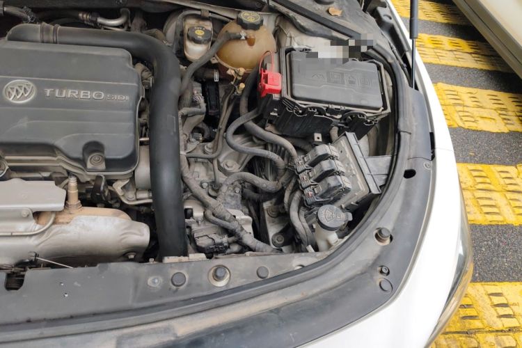 Used Buick LaCrosse 2016 20T Elite Edition Engine Bay Left