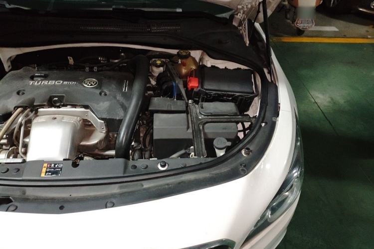 Used Buick LaCrosse 2016 28T Premium Edition Engine Bay Left