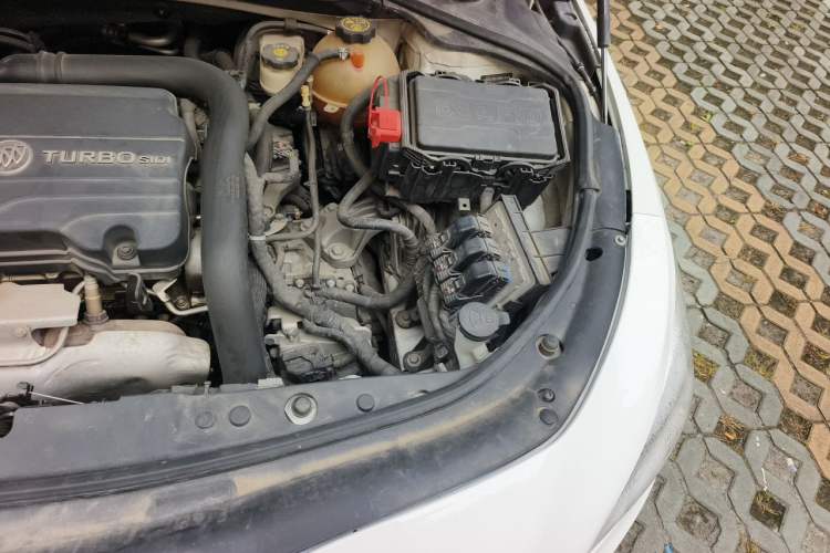 Used Buick LaCrosse 2016 20T Elite Edition Engine Bay Left