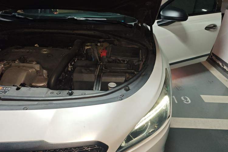 Used Buick LaCrosse 2016 28T Luxury Version Engine Bay Left