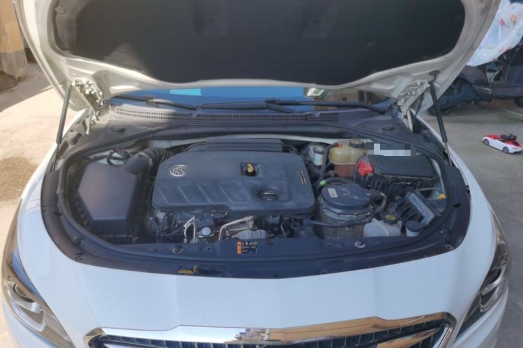 Used Buick LaCrosse 2016 30H Elite Edition Engine Bay