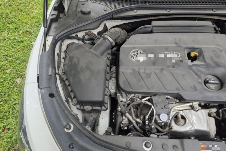 Used Buick LaCrosse 2016 30H Luxury Version Engine Bay Right