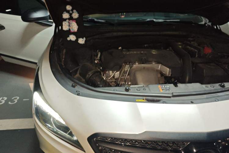 Used Buick LaCrosse 2016 28T Luxury Version Engine Bay Right