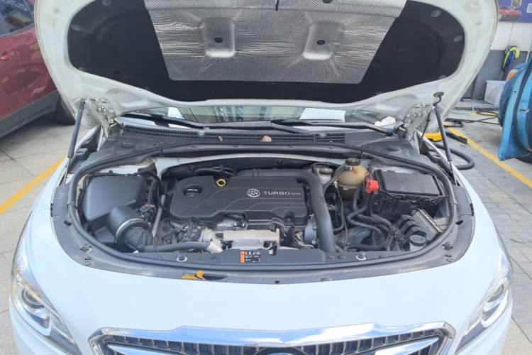 Used Buick LaCrosse 2016 20T Luxury Model Engine Bay