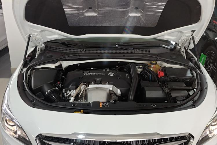 Used Buick LaCrosse 2016 28T Premium Edition Engine Bay