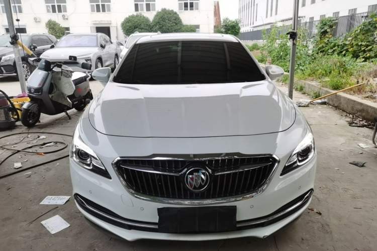 Used Buick LaCrosse 2016 28T Premium Edition Front