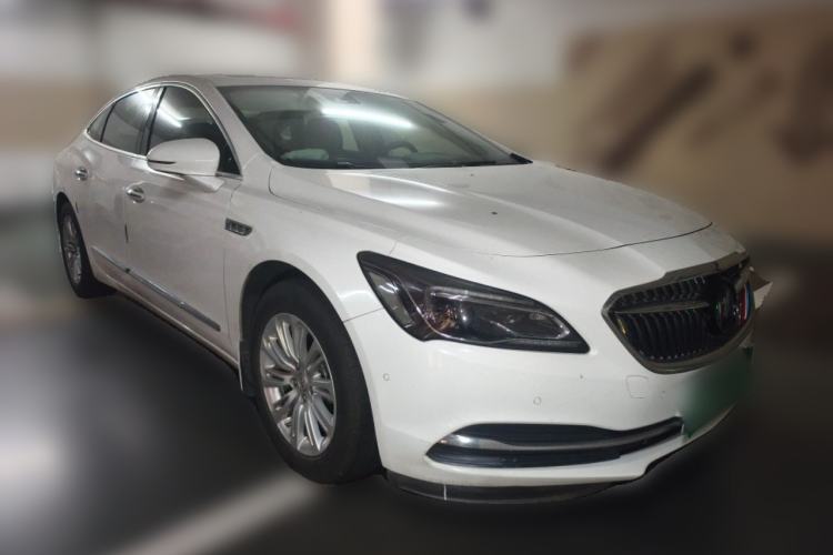 Used Buick LaCrosse 2016 30H Luxury Version Front Right 45 Deg